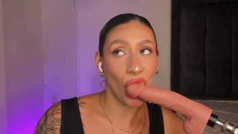 Snapshot of valka_doll chatting on June 11, 8:29 pm valka_doll online show from June 11, 8:29 pm
