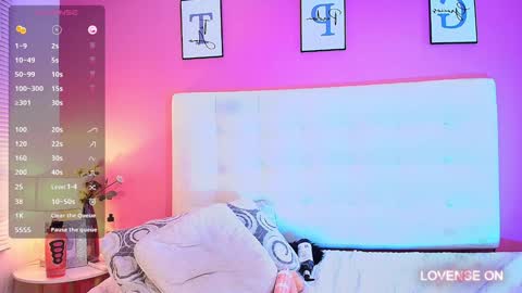 Valkiria moore  online show from December 23, 2:02 am