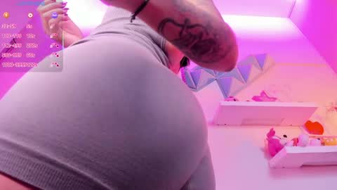 Snapshot of valkiria_ponce chatting on May 5, 5:37 am Valkiria online show from May 5, 5:37 am