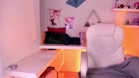 Snapshot of valkiria_ponce chatting on June 18, 6:13 am Valkiria online show from June 18, 6:13 am