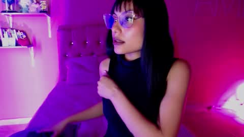 Snapshot of valkiry_ chatting on November 12, 8:08 pm valkiry_ online show from November 12, 8:08 pm