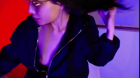 Snapshot of valkiry_ chatting on November 17, 3:45 am valkiry_ online show from November 17, 3:45 am