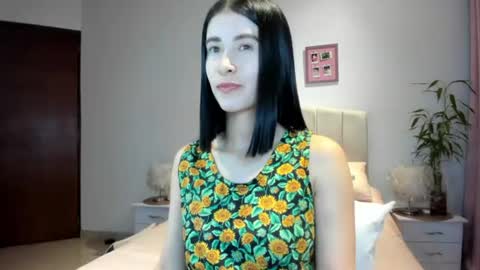 Snapshot of vallejo_macarena chatting on June 24, 2:32 am Macarena online show from June 24, 2:32 am