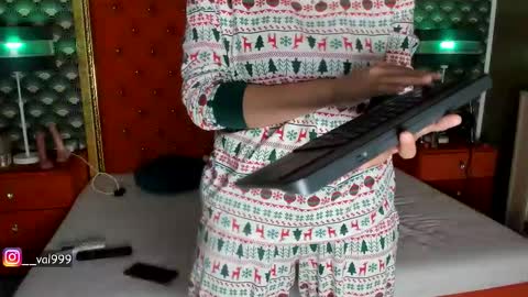 Valerie Val V online show from December 15, 10:25 pm