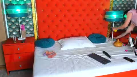 Snapshot of valleriejonnes chatting on July 15, 1:05 pm Valerie Val V online show from July 15, 1:05 pm
