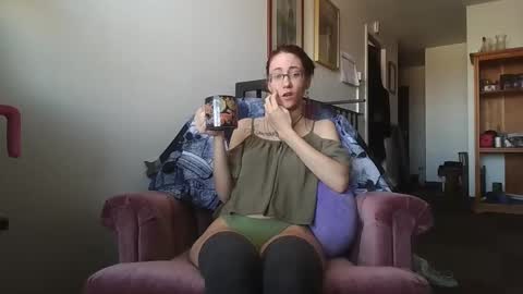 Snapshot of valleriestarr chatting on December 19, 5:40 pm Vallerie Starr online show from December 19, 5:40 pm