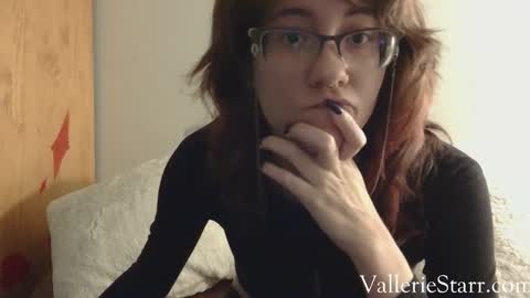 Snapshot of valleriestarr chatting on November 5, 3:17 am Vallerie Starr online show from November 5, 3:17 am