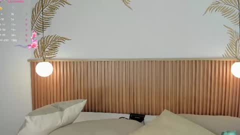Snapshot of valleriie_ chatting on July 10, 1:14 pm valleriie_ online show from July 10, 1:14 pm