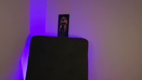 Snapshot of vallery16 chatting on November 8, 12:27 pm Vallery16 online show from November 8, 12:27 pm