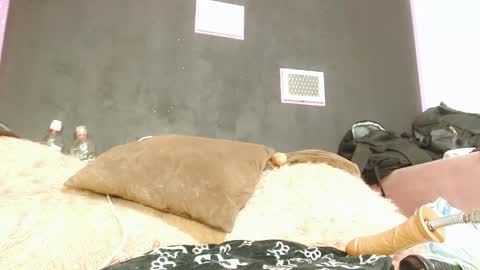 Snapshot of vallery_doll chatting on January 18, 1:52 am Valerie online show from January 18, 1:52 am