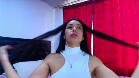 Snapshot of vallery_evanss chatting on October 23, 9:35 pm Taty independent account online show from October 23, 9:35 pm