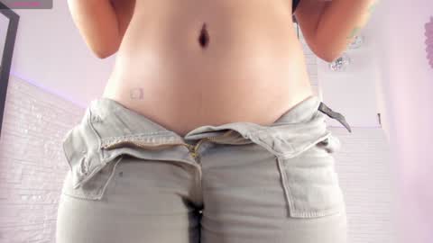 Snapshot of valloletsamar chatting on December 28, 12:13 pm Vallolet Peach online show from December 28, 12:13 pm