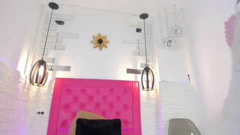 Snapshot of valloletsamar chatting on January 4, 11:11 am Vallolet Peach online show from January 4, 11:11 am