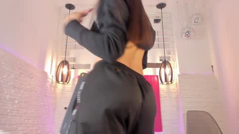 Snapshot of valloletsamar chatting on January 7, 12:20 pm Vallolet Peach online show from January 7, 12:20 pm