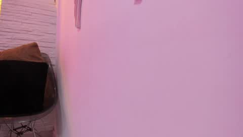 Snapshot of valloletsamar chatting on January 19, 11:12 am Vallolet Peach online show from January 19, 11:12 am