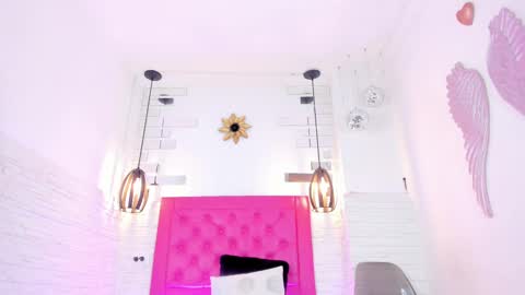 Snapshot of valloletsamar chatting on February 14, 11:31 am Vallolet Peach online show from February 14, 11:31 am