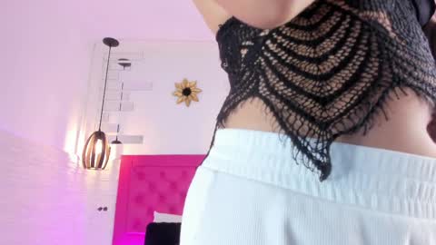 Snapshot of valloletsamar chatting on February 28, 11:36 am Vallolet Peach online show from February 28, 11:36 am