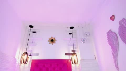 Snapshot of valloletsamar chatting on March 2, 11:07 am Vallolet Peach online show from March 2, 11:07 am