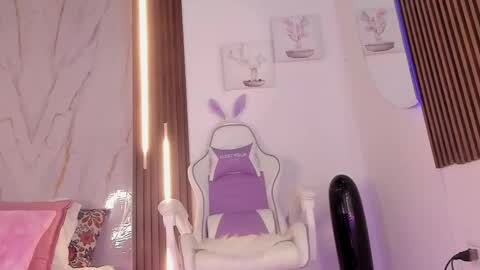 Snapshot of valloletsamar chatting on September 12, 11:21 am Vallolet Peach online show from September 12, 11:21 am