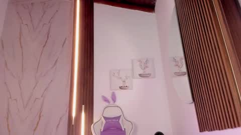 Snapshot of valloletsamar chatting on October 4, 11:41 am Vallolet Peach online show from October 4, 11:41 am