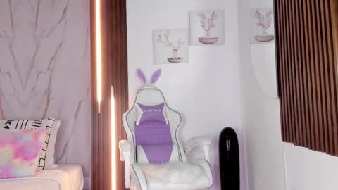 Vallolet Peach  online show from November 23, 11:54 am