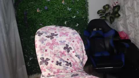Snapshot of valquiria_sirgun chatting on July 3, 10:32 am valquiria_sirgun online show from July 3, 10:32 am