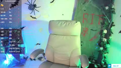 Snapshot of valu_57 chatting on October 8, 8:17 pm Valu online show from October 8, 8:17 pm
