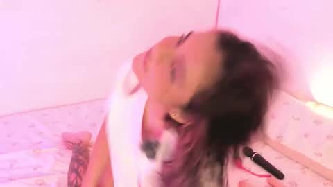 Snapshot of valy_shyness chatting on October 10, 8:30 pm valy_shyness online show from October 10, 8:30 pm