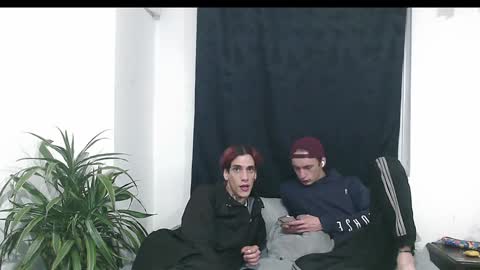 Snapshot of vamp_noah chatting on December 29, 5:53 am Vamp Noah and Dan online show from December 29, 5:53 am