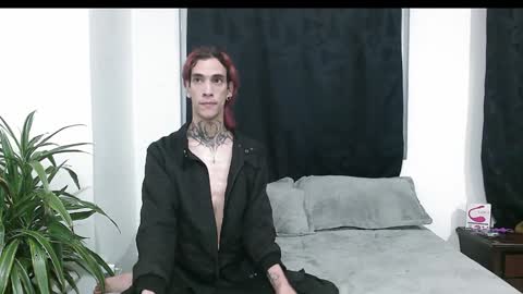 Snapshot of vamp_noah chatting on January 1, 1:15 am Vamp Noah and Dan online show from January 1, 1:15 am