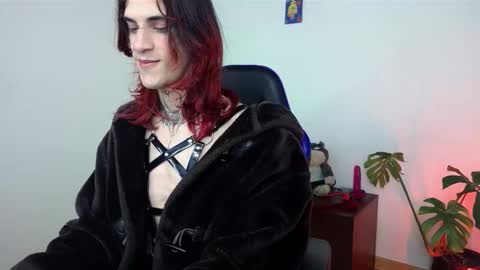 Snapshot of vamp_noah chatting on October 30, 1:18 am Vamp Noah and Dan online show from October 30, 1:18 am