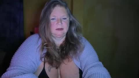 vampwoman online show from January 7, 8:39 am