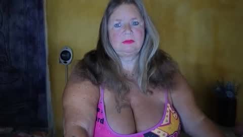 Snapshot of vampwoman chatting on June 8, 6:36 am vampwoman online show from June 8, 6:36 am