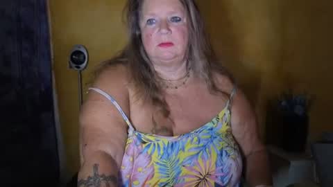 Snapshot of vampwoman chatting on July 6, 5:48 am vampwoman online show from July 6, 5:48 am