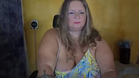 Snapshot of vampwoman chatting on July 7, 8:07 am vampwoman online show from July 7, 8:07 am