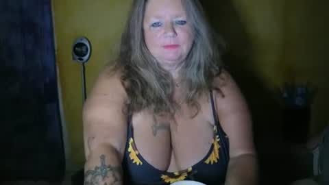 Snapshot of vampwoman chatting on July 13, 4:26 am vampwoman online show from July 13, 4:26 am