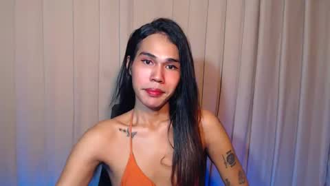Snapshot of vampy_ebony_laxine chatting on June 6, 8:52 am vampy_ebony_laxine online show from June 6, 8:52 am