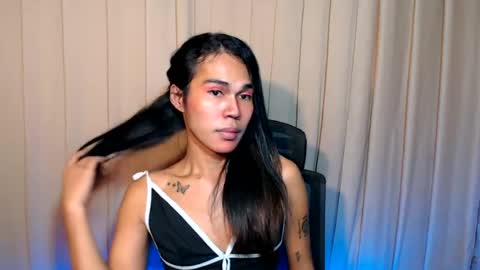 Snapshot of vampy_ebony_laxine chatting on June 14, 1:58 am vampy_ebony_laxine online show from June 14, 1:58 am