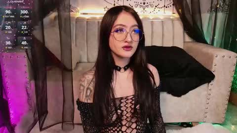 Follow me in me ONLYFANS Giselxox online show from October 19, 9:04 pm