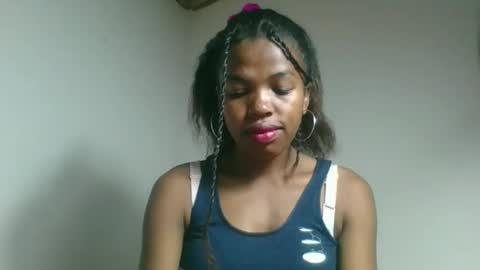 Snapshot of vanafiry chatting on May 18, 5:24 am vanafiry online show from May 18, 5:24 am