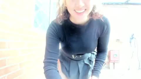 Snapshot of vanandjuani chatting on June 19, 5:17 pm vanessa online show from June 19, 5:17 pm