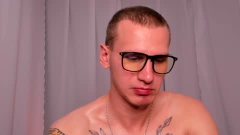 Snapshot of vance_rulez chatting on December 8, 12:30 pm Vance online show from December 8, 12:30 pm