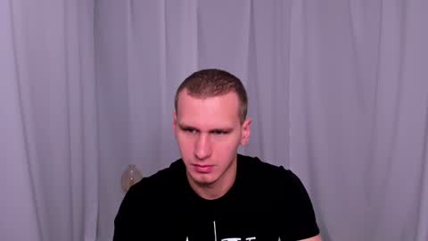 Snapshot of vance_rulez chatting on December 15, 6:29 am Vance online show from December 15, 6:29 am
