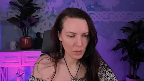 Snapshot of vandarossi chatting on November 10, 9:30 am Vanda online show from November 10, 9:30 am