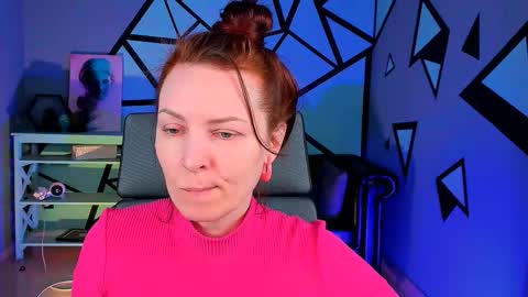 Snapshot of vandarossi chatting on December 19, 9:38 am Vanda online show from December 19, 9:38 am