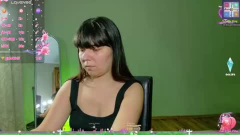 Snapshot of vandifive chatting on August 4, 8:33 pm Vandi online show from August 4, 8:33 pm
