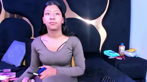Snapshot of vanelin18 chatting on May 27, 1:41 pm Vane online show from May 27, 1:41 pm