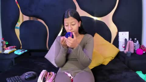 Vane online show from July 15, 2:44 pm