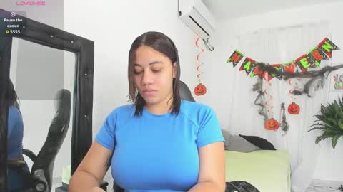 vanelope_smith online show from October 13, 11:38 pm