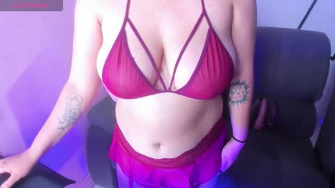 Snapshot of vanesa_boobs chatting on February 3, 6:40 am vanessa bobs online show from February 3, 6:40 am